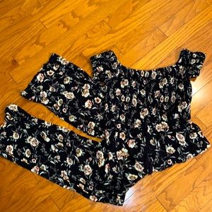Black Floral Xhilaration Romper Pant Jumpsuit - Large